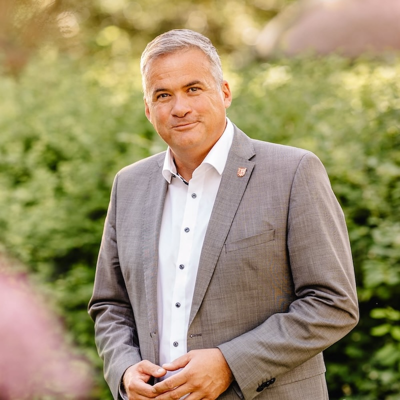 Portrait von Stadtdirektor Mike Schmidt